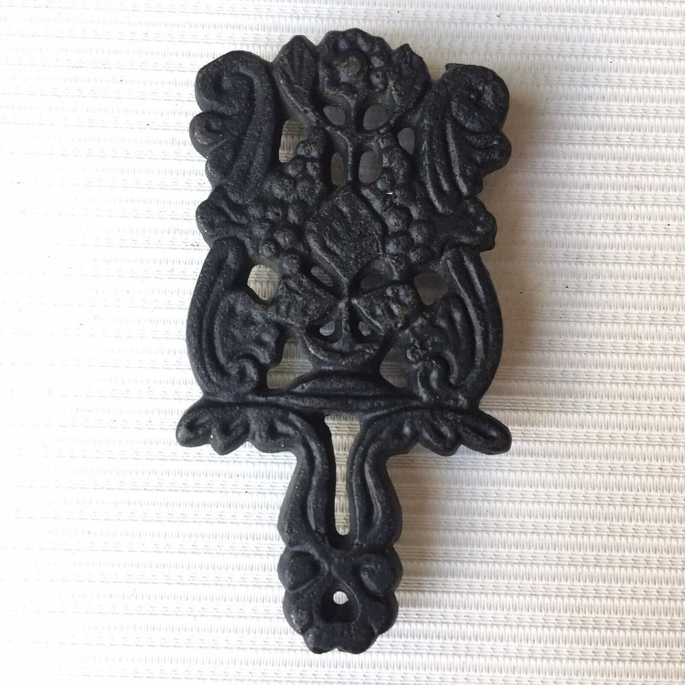 Small Cast Iron Metal Trivet Wall Hanging Decor Spoon Rest Floral Flower Vintage